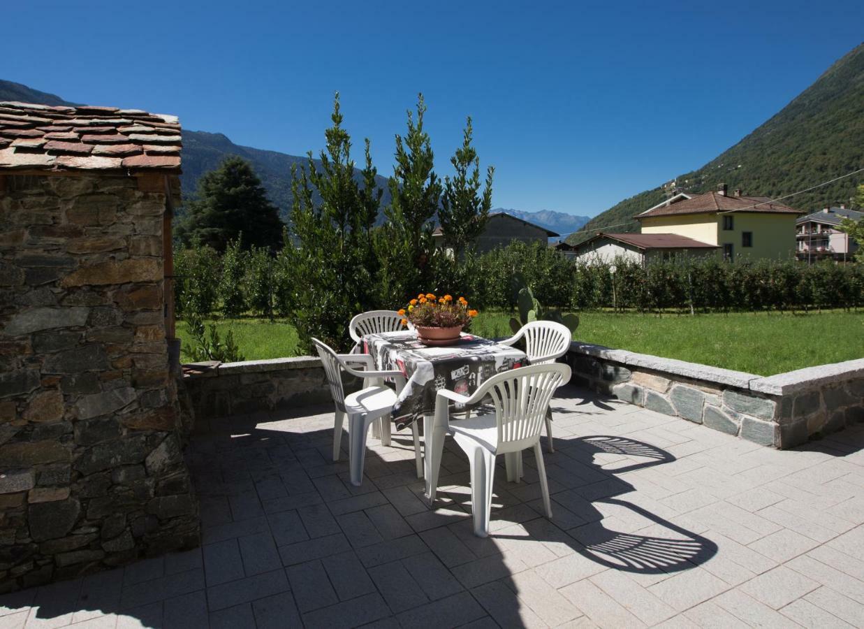 Free Hugs Hotel Mazzo di Valtellina ภายนอก รูปภาพ