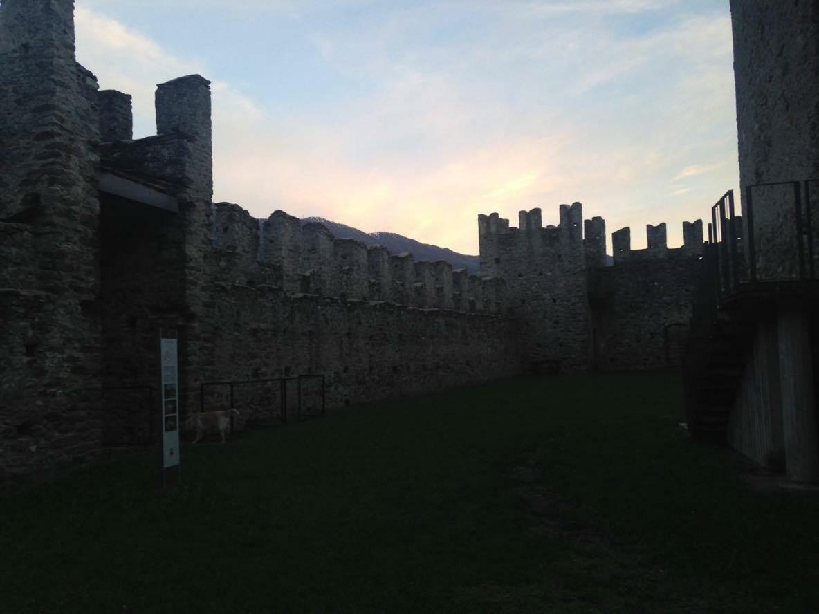 Free Hugs Hotel Mazzo di Valtellina ภายนอก รูปภาพ