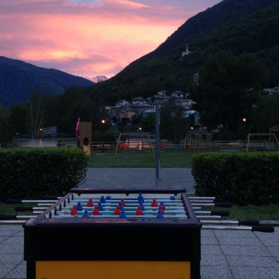 Free Hugs Hotel Mazzo di Valtellina ภายนอก รูปภาพ
